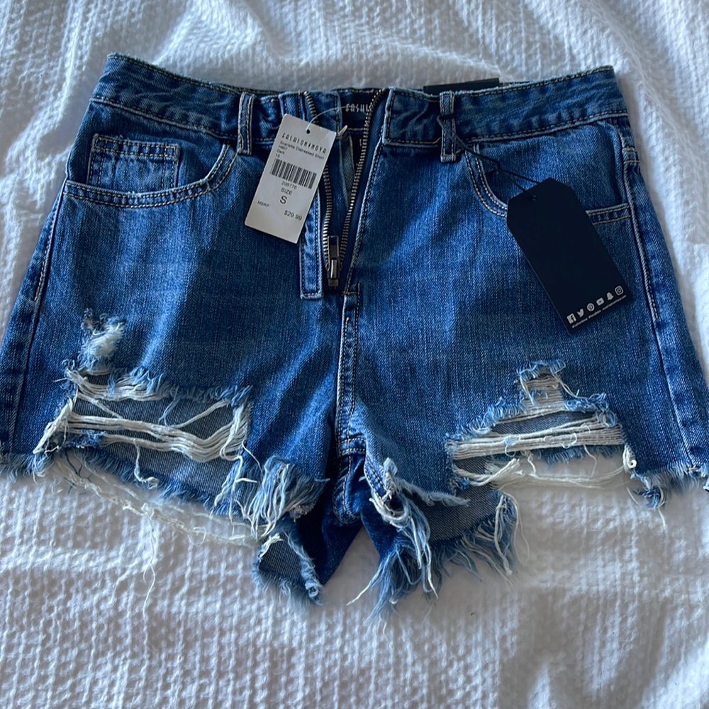 Never worn fashion nova jean shorts
